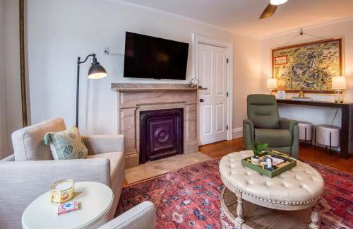 Spacious 6BR close to Portsmouth beaches and UNH - Photo 9