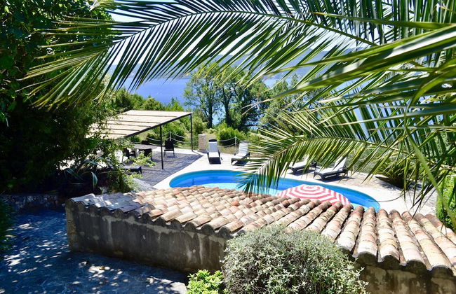 Restored 350 Year old Villa, Stunning Views, Idyllic Location, Large Pool - Photo 8