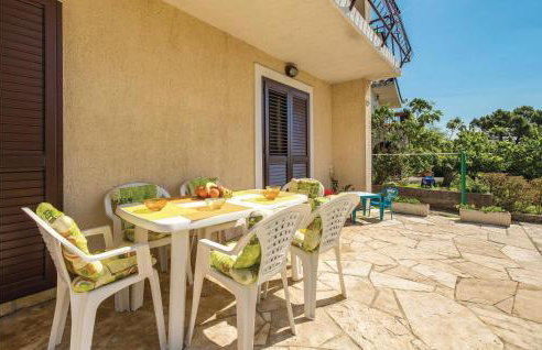 3 Bedroom Cozy Apartment In Viskovo - Foto 15