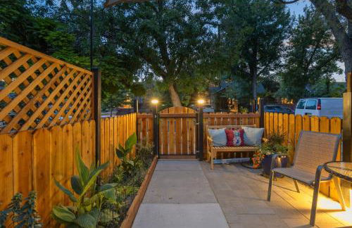 Ski and Hike Cozy Dtwn Reno Studio with Fireplace - Foto 28