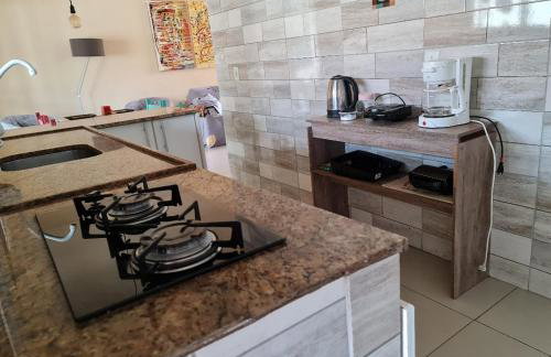Casa 3 min Shopping Pelotas- Com 1 Suíte, 2 Quartos Climatizados, Piscina e Estacionamento 2 carros - Foto 12
