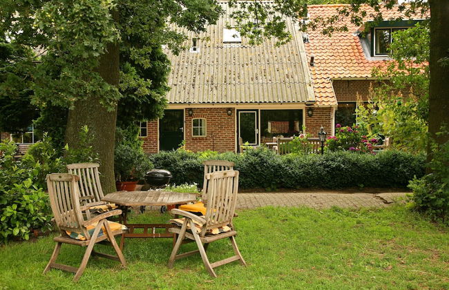 Secluded Farmhouse in Balkbrug with Hot Tub - Foto 13
