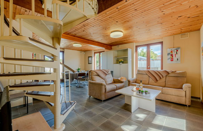 3 bedroom House in Saint-Cyprien with garden and terrace - Photo 8