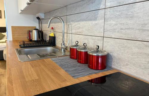 Stylish Detached Studio, Banstead with off street Parking - Photo 11