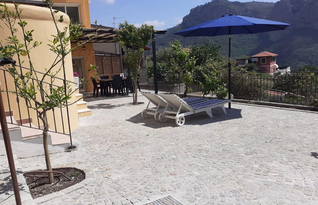 Chic Coastal Hill Escape - Foto 15