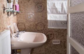 Kitries Home - Photo 27