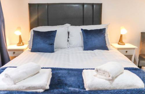 3Bedroom EnSuite SofaBed Sleeps upto 6 Contractors Families Long or Short Stay Free Parking WIFI - Foto 17