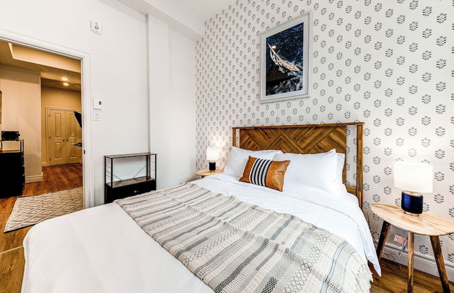 Bohemian Vieux Quebec Two Bedroom - Photo 4