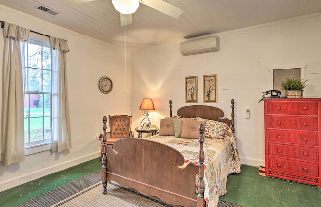 Rustic Cabin in the Woods: 2-acre Fishing Pond - Foto 7