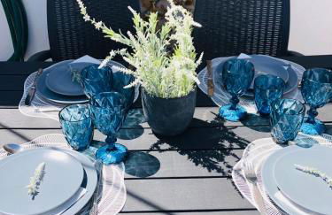 City Break-Quiet House with Private Patio - Foto 42