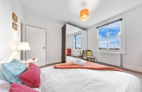 Lovely Split level 2 bedroom flat in NW London - Foto 30