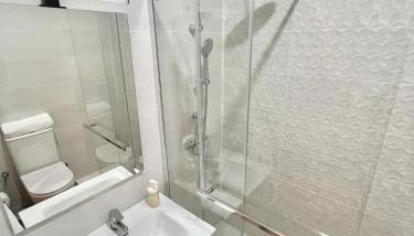 Escapada Acogedora cerca de IFEMA Madrid - Foto 2, Shower