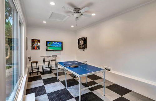 Charming 3BR with Ping-Pong and Spa! - Foto 14