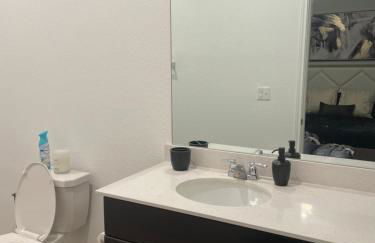 Entire house near airport & COTA - Foto 8