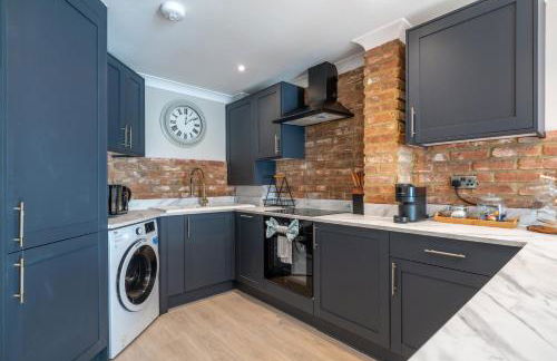 2 Bed Flat in Woking Central - Foto 42