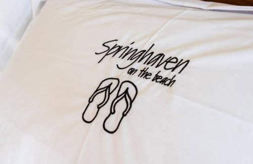 Beachside period family home. 5 BR spacious, comfortable. - Photo 23