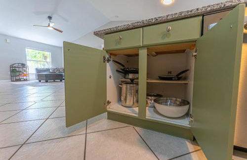 Relaxing 3BR Heated Pool & Hot Tub Retreat - Foto 24