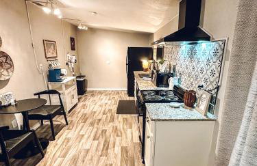 Golden Hour Getaway - Photo 10