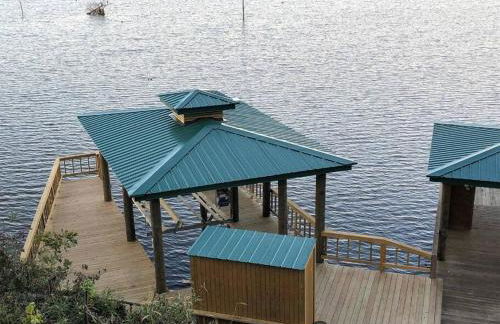 Cozy lakefront cabin with boat house and ramp on T - Foto 10