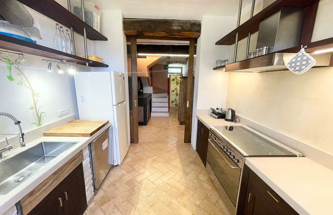 Spoleto Tranquilita Sleeps 20 With Wifi Pool Yoga Studio Gardens and Views - Photo 31