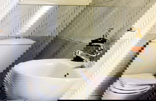 Youthfull Escape in Nicosia - Photo 24