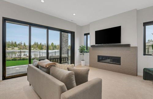 4BR 4BA Modern Lakefront Lodge - Foto 34