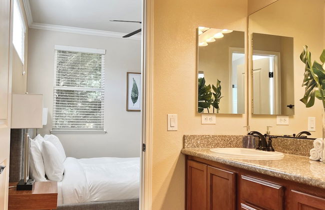 Relaxing 2-br Apt With Pool Hot Tub Gym - Photo 9