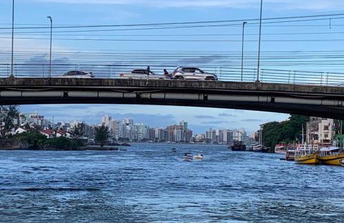 Apartamento Pé na Areia e águas tranquilas no centro de Guarapari - Foto 20