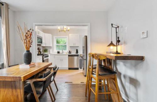 Relax & Play - 4BR Home with Game Room for Family & Outdoor Area - Foto 3