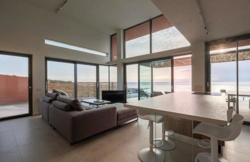 Casa Tarrha- Beachfront Villa with Heated Pool - Foto 14