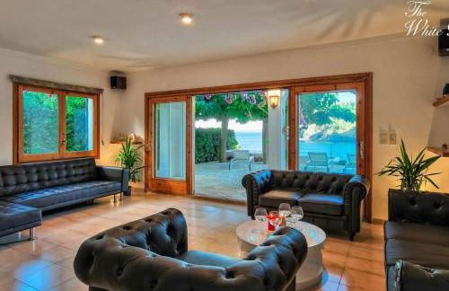 White Rock Villa With Breathtaking Views and Pool - Foto 43