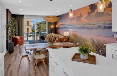 1 Block to Beach, Park 3 cars, Game Room and Balcony - Foto 1