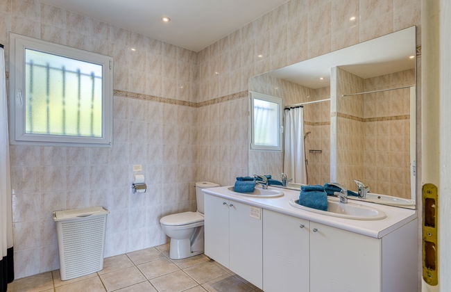 4 bedroom House in Cailhau with private pool and garden - Photo 18