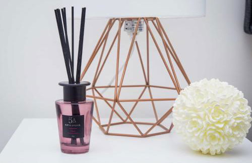 Bridge Court by Sterling Edge Apartments - Luxury Aparthotel - Stylish 1-bed Apartments - Balcony with Canal View or Private Garden - Free Parking - Foto 55