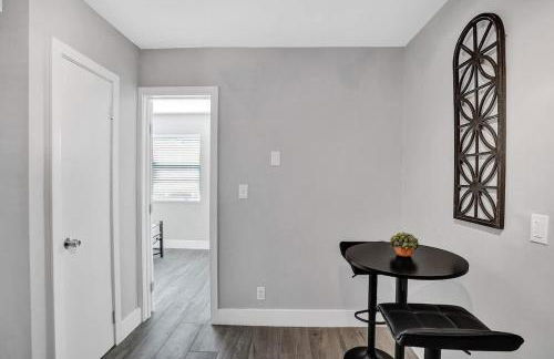 Rustic Retreats Cozy 1BR For 4 Guests In The Heart Of Fort Lauderdale - Foto 18