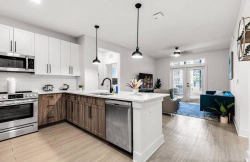 2BR Sunspot Poolside Living in Apollo Beach - Foto 1