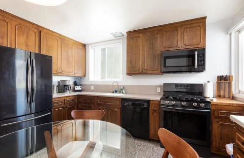 Mid-Century Modern Home in Daly City - Photo 5