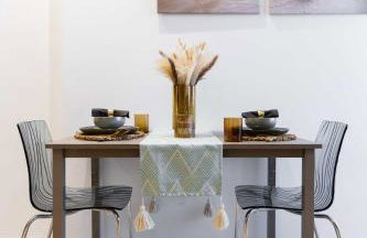 Modern Boutique Apartment - Photo 16