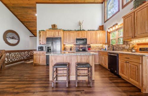 A Mornings Mist - Scouts Overlook - Romantic Retreat, Hot Tub, Cozy Fireplace, Mountain Views at Scouts Overlook - - Foto 16