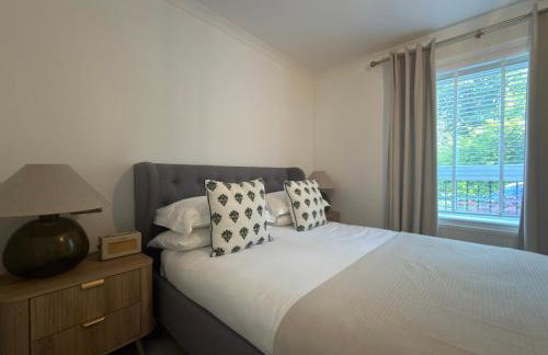 Lux 2 Bedroom Ground Floor Apartment - Photo 16