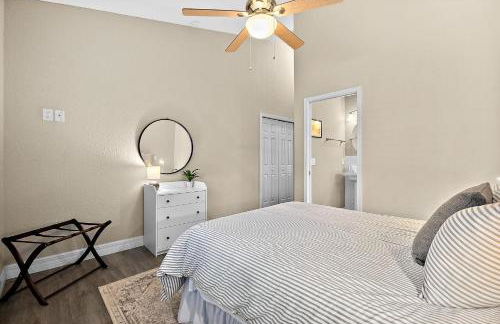 Citrus Hideaway - Steps to City Center - Photo 27