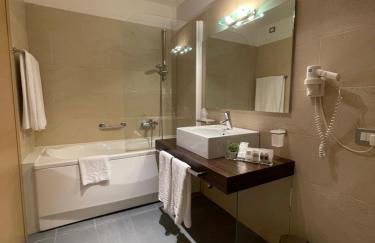 Matrix Hotel & Residence - Photo 42