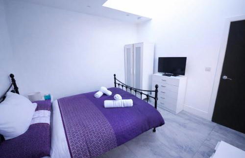 Spacious Modern 5 bedroom home near Heathrow Windsor - Foto 17