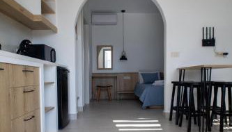 Kotinos Luxury Suites - Photo 3