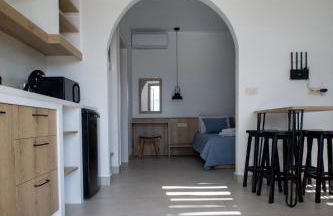 Kotinos Luxury Suites - Photo 3