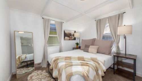 Adorable 2 BD 1 BTH Home Minutes Away from Gonzaga - Foto 3