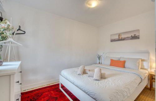 Terrace Charming Century Apartment - Photo 5