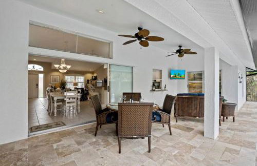 5* 3 BR 3 BA Home 4 min walk to beach & JW Marriott w/heated pool - Foto 43