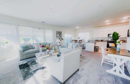 California 3-Bedroom Desert Escape With Garden - Foto 37