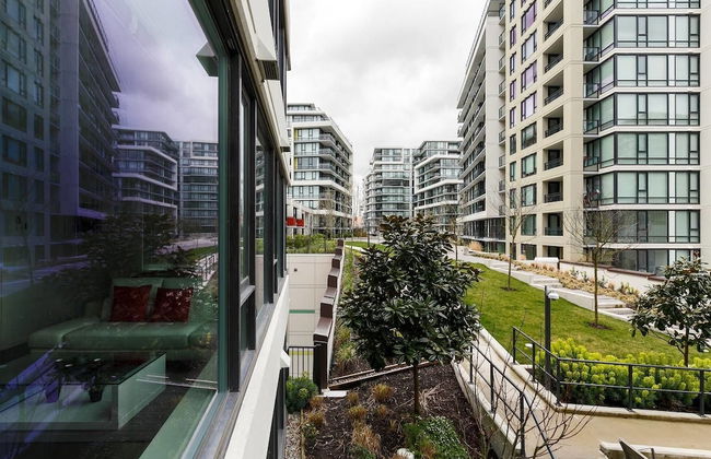 Convenient 2bdr 2BA Richmond Centre Condominium - Photo 20